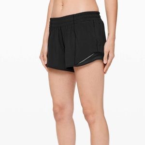 Lululemon Hotty Hot short Black 4” size 10